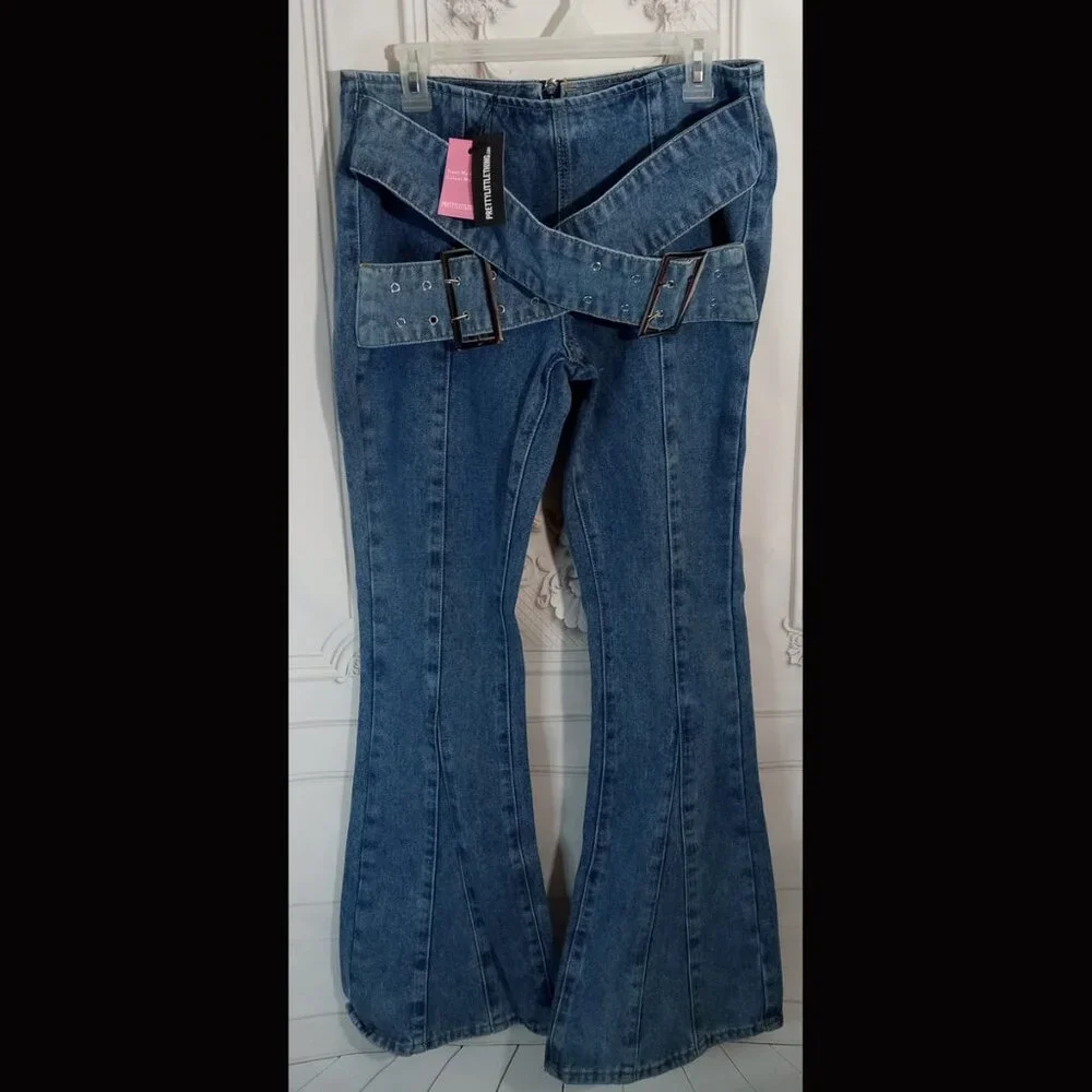 NWT Pretty Little Thing Shape Blue Denim Belted Flare Mid Rise Jeans Sz 6 - Picture 3 of 10